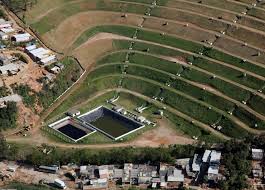 Vista aérea de aterro sanitário da Marquise Ambiental