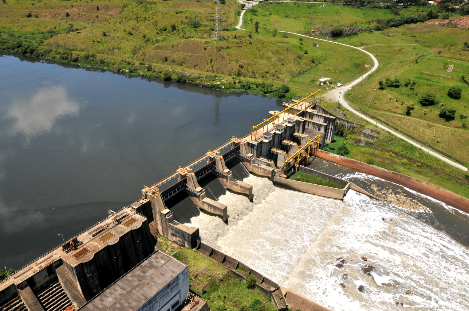 Santa Catarina avalia entrada no mercado varejista e potencial energético em barragens