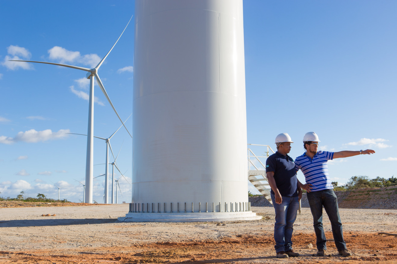 Edvaldo, funcionário da Atlantic, no Complexo Eólico Morrinhos da Atlantic Energias Renováveis. Data: 15/07/2015. Local: Morrinhos/BA. Foto: Rafael Gardini/A2img. Edvaldo, funcionário da Atlantic, no Complexo Eólico Morrinhos da Atlantic Energias Renováveis. Data: 15/07/2015. Local: Morrinhos/BA. Foto: Rafael Gardini/A2img.