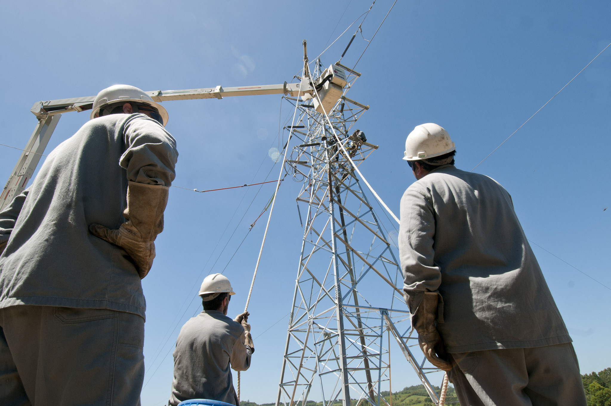 Construção de linha de transmissão no Sul do país - Foto: Divulgação/Secretaria de Minas e Energia do Rio Grande do Sul