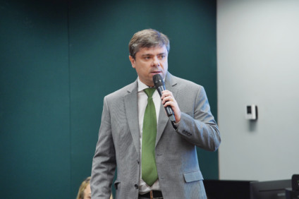 Consulta pública sobre renovação das distribuidoras será aberta 'no próximo mês', diz secretário