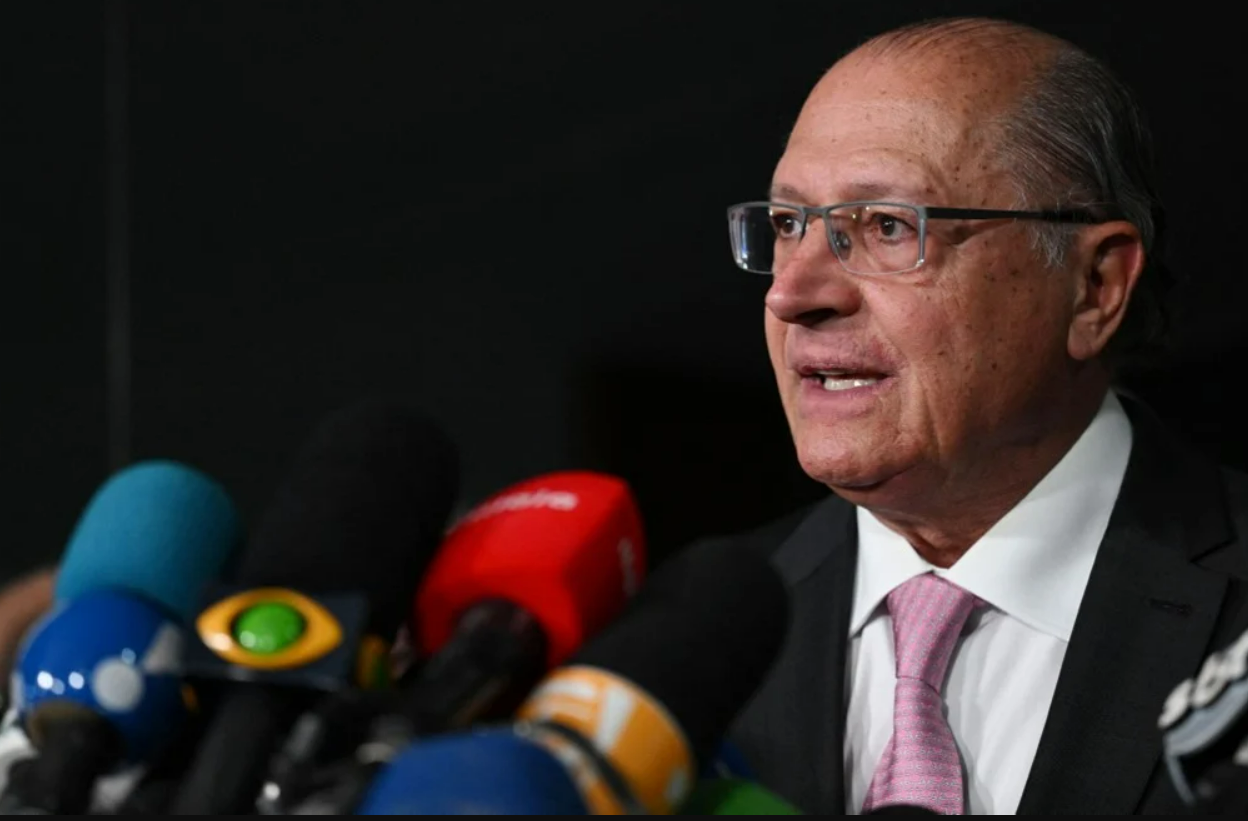 Governo tem estoque de diesel e pode acionar térmicas no Norte por precaução, diz Alckmin