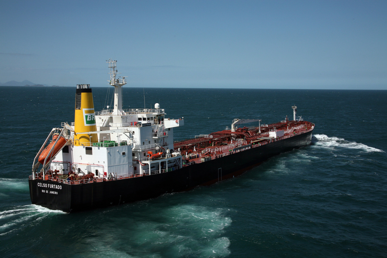 Prova de mar do Navio Celso Furtado em mar aberto a alguns quilômetros do rio de janeiro. Prova de mar do Navio Celso Furtado em mar aberto a alguns quilômetros do rio de janeiro.
