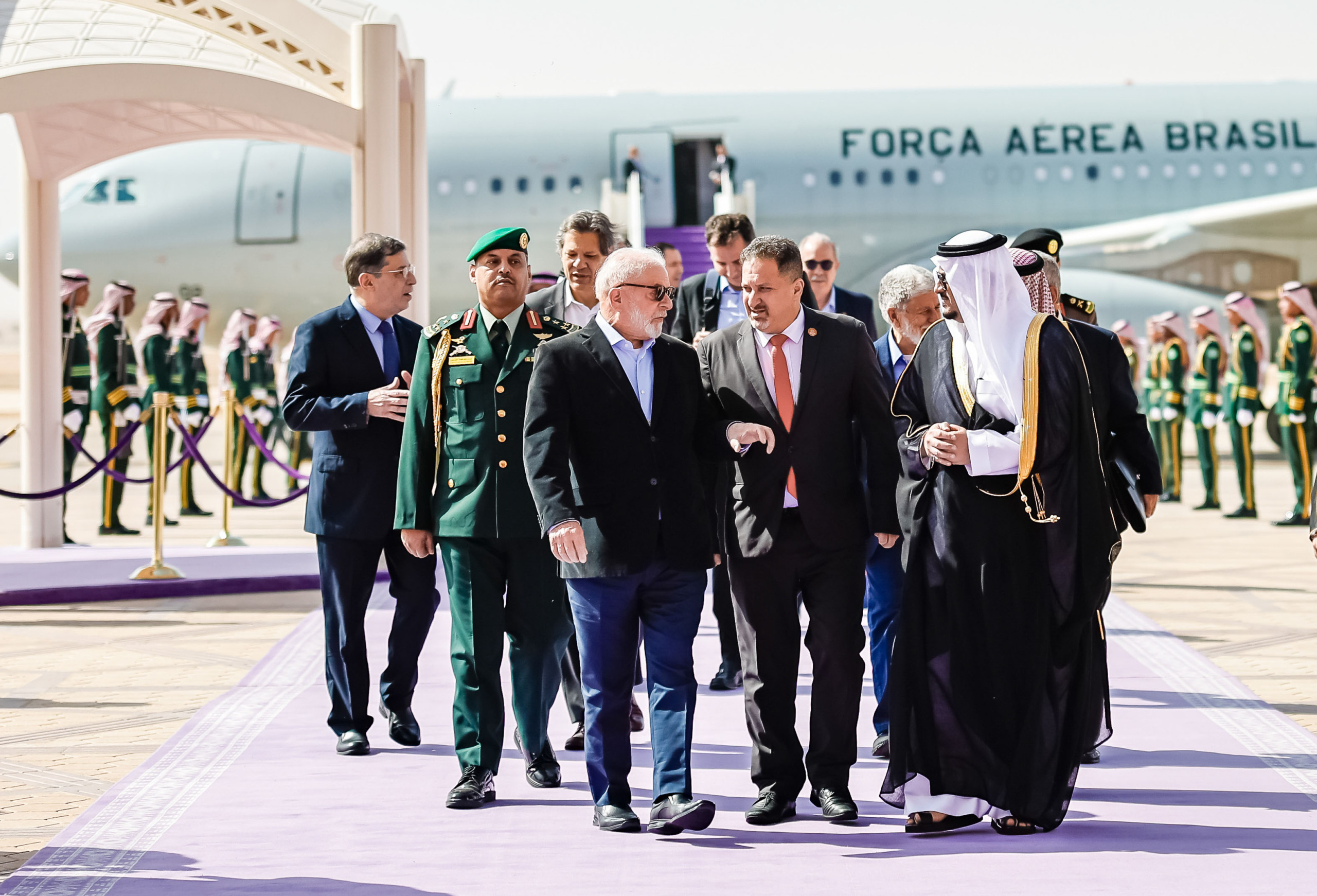 Riade, Arábia Saudita, 28.11.2023 – Presidente da República, Luiz Inácio Lula da Silva, desembarca em Riade, Arábia Saudita. Foto: Ricardo Stuckert/PR