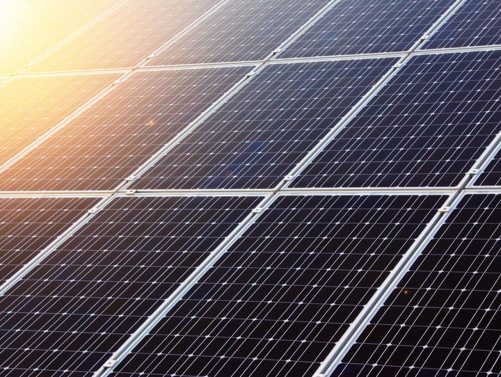 Constellation instala painéis solares para reduzir emissões de dióxido de carbono Constellation instala painéis solares para reduzir emissões de dióxido de carbono