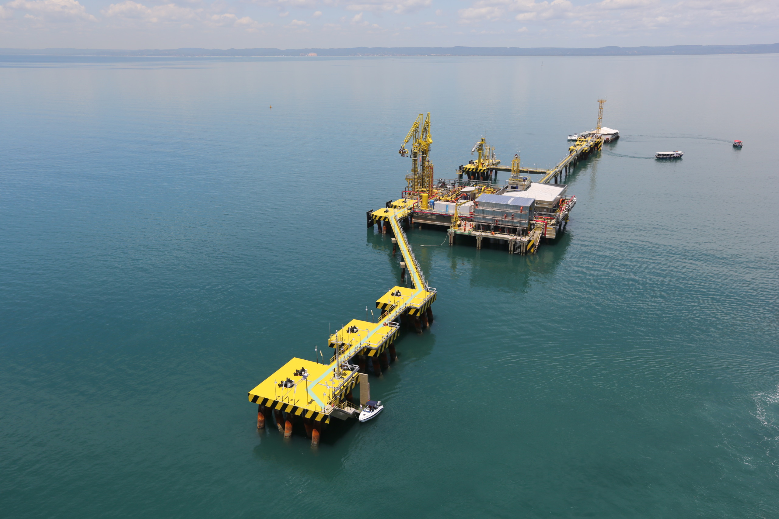 Fotos Aerea referente ao serviço de fotografia, das obras da faixa de dutos TRBA-Gascac e Pier de GNL, na Implementação de Empreendimentos para o Te. Foto: Ag. BAPRESS Data:22/11/2013
