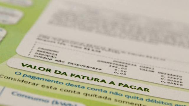 Crise hídrica e tarifaço impulsionam indústria de aquecedor solar brasileira Crise hídrica e tarifaço impulsionam indústria de aquecedor solar brasileira