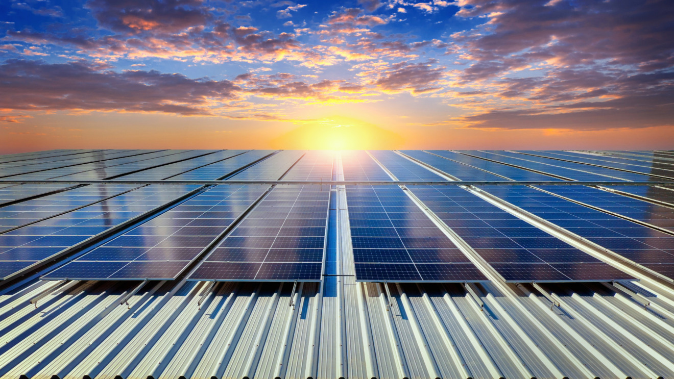 Solar panels on the roof. (Solar cell) Solar panels on the roof. (Solar cell)
