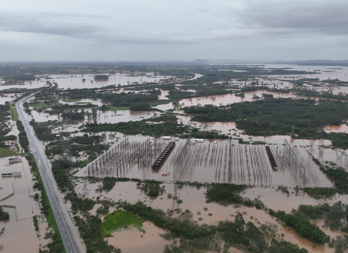 Subestação em Porto Alegre alaga pela segunda vez em seis meses e é desligada