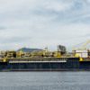 Plataforma P-70, da Petrobras, na Baía de Guanabara. A embarcação atua no campo de Atapu, no pré-sal.