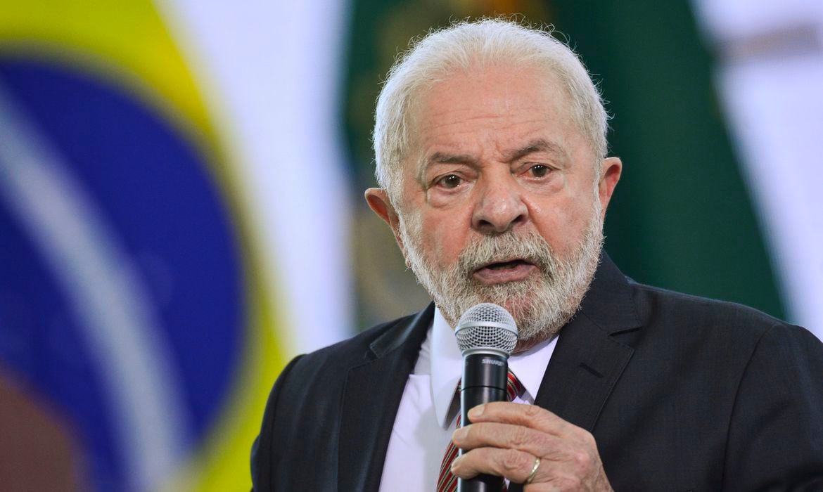 O presidente, Luiz Inácio Lula da Silva, durante encontro com dirigentes de centrais sindicais, no Palácio do Planalto.