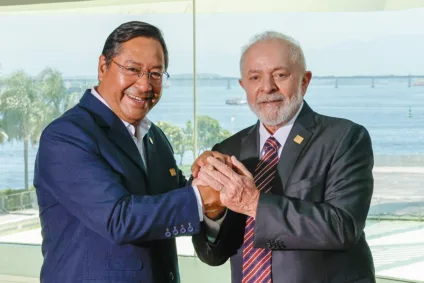 Presidente da República, Luiz Inácio Lula da Silva (d), e o presidente da Bolívia, Luis Arce (e). Foto de Ricardo Stuckert (Agência Brasil)