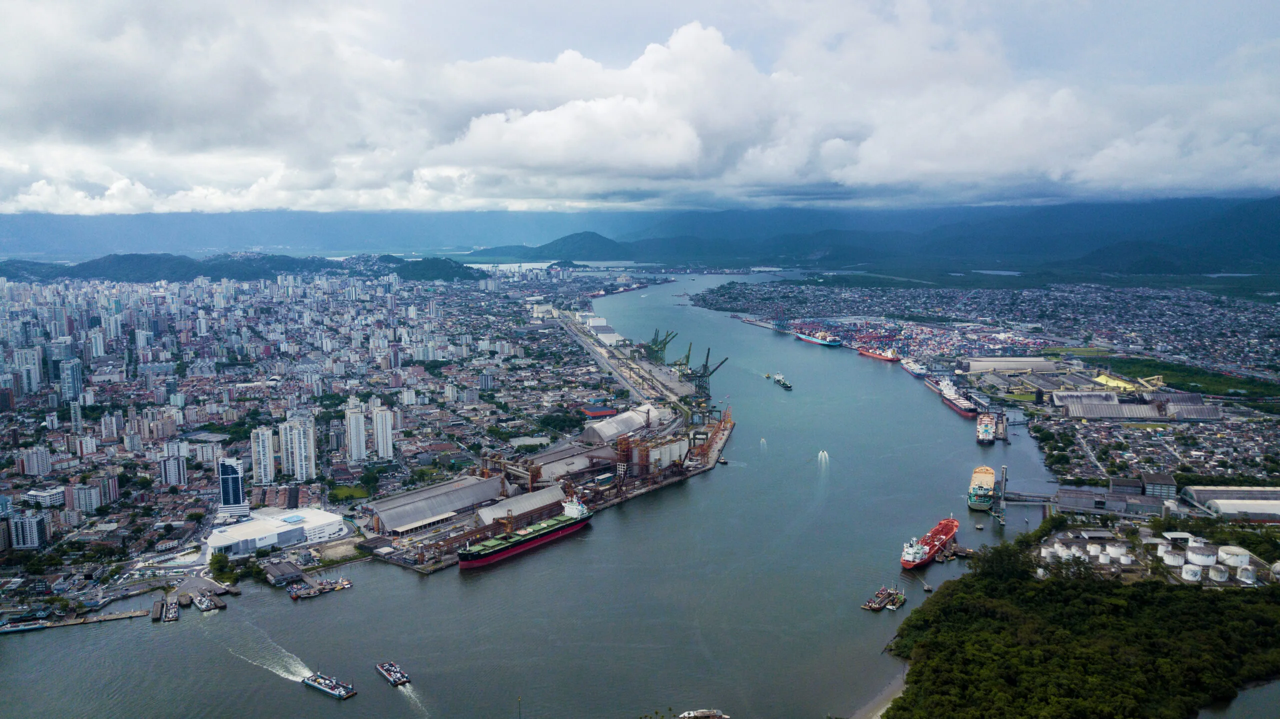 Porto de Santos planeja produzir hidrogênio verde