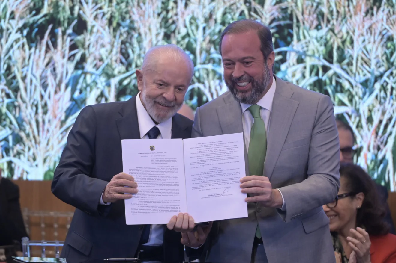 Lula e Silveira no lançamento da Política Nacional da Transição Energética (PNTE)