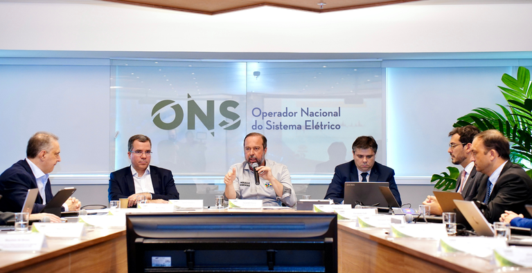 Ministro de Minas e Energia, Alexandre Silveira, participa de reunião extraordinária do CMSE nesta quinta-feira, 19 de setembro.