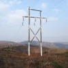 Torre de madeira da Cemig em área rural