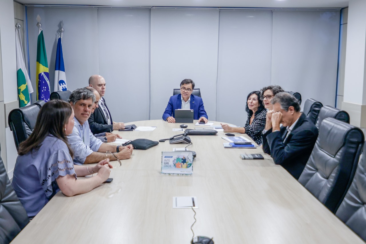 Diretor-geral da Aneel, Sandoval Feitosa, recebeu representantes da Abrage, incluindo a presidente, Marisete Pereira, para discutir o curtailment de hidrelétricas.