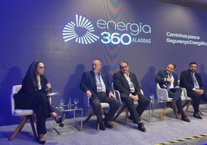 Diretora da ANP, Symone Araújo, fala durante o evento “Energia 360 Alagoas: Caminhos para a Segurança Energética”, realizado pela Origem Energia, em Maceió - Divulgação: Origem Energia