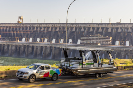 Embarcação movida a hidrogênio verde, construída pelo Itaipu Parquetec, e que será utilizada para coleta de resíduos recicláveis em Belém. 