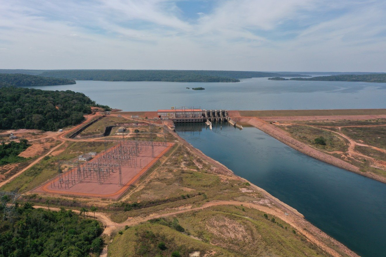 UHE Colíder | Foto: Por Schaskos - Obra do próprio, CC BY-SA 4.0, https://commons.wikimedia.org/w/index.php?curid=148236447