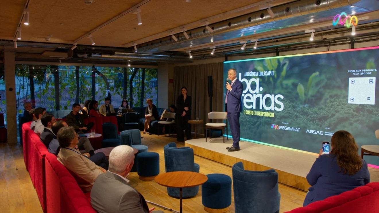 Estudo sobre baterias da Aurora Energy. Apresentação Absae (Divulgação)