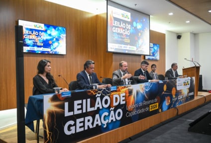 Ministro de Minas e Energia, Alexandre Silveira, fala após o LRCap do dia 18 de março de 2026.